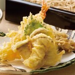 蕎麦六本 - 松茸と海老、舞茸の天せいろ