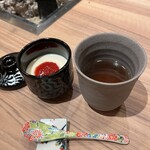 匠の焼肉 せきぐち - トロトロの杏仁豆腐とほうじ茶