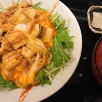 あなご玉子とじ丼