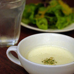 バール ズマッチーノ - セットのスープとサラダ