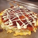 船橋こてがえし - メンタイ・ネモ・チーズ。

お好み焼き祭りのラストを締めるのは、餅とチーズと明太のゴールデンな組み合わせ‼︎

…のハスが、明太をほぐさず一本載せたせいか、切れないしパサパサだし食べにくい(^_^