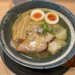 横浜淡麗らぁ麺 川上 - 