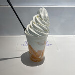 ジェラテリア ジェラボ - 北海道産赤肉メロンとソフトクリーム