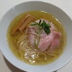 らあめん サンド - 比内地鶏とシャモロックの塩らあめん