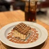 SUZU CAFE - 焦がしキャラメルの濃厚チーズケーキ、マリブコーク