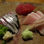 蕎麦ひら井 - お造り：メジマグロ・ブリ・鯵