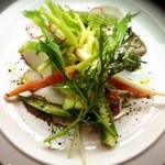 MEDITERRACE - 野菜好きのシェフが、野菜好きのあなたにつくる、淡路野菜のサラダ　￥９５０