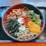 巴屋 - ◆冷やしキノコそば 950円
      ◆大盛り +150円
      ※税込