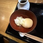 なにわ翁 - 白葱の横にあるのは辛味大根のかたまり。可愛らしいネ