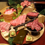 新東京焼肉 遊心 - 厚切り特上タン & 究極の赤身 & 創作焼肉希少部位5種盛り合わせ