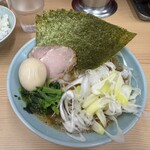 武蔵家 成増店 - ラーメン（並） 白ネギ+ノリ増し