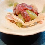 くずし割烹 樋ぐち - ミミガーと熊肉の低温処理