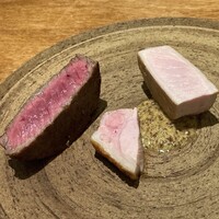 ラ・ターチ - 神戸ポークと福島Ａ5ランク牛を特製マスタードソース&淡路島の塩で！