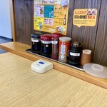 徳島ラーメン東大 - 料理写真:卓上の薬味たち
