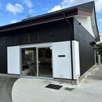 Breath Coffee - 先程のパン屋の隣にあります。