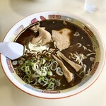 蜂屋 旭川本店 - 醤油ラーメン（¥930） 