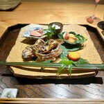 御料理 ふじ田 - 八寸：鴨肉ロース、白和え、白味噌田楽、鮎の若狭焼きと骨煎餅など