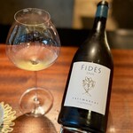 蒼 - ロワールは疎いので、こんな素敵なワインを紹介いただけると、小躍りしちゃいます♪
      中国甘酒ソースにシュナン・ブラン合わせるは同じなのですが、こちらは優しいミネラルと、花梨やハーブが特徴的で、素晴らしい！