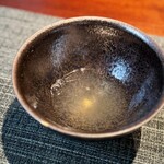 蒼 - 蒼さんへ向かう時は、いろんな料理を思い浮かべるのですが、この日は、コンソメが脳内を占拠していました(^^)
      ひと口運べば、「ほーぅ」っと、ひと息♪
      幸せなお味です。