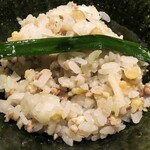 薪鳥新神戸 - そぼろご飯，ニラ