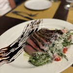 ソロ ノイ スルヌジェ - 和牛肉のタリアータ