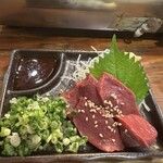 肉屋 金星 - 和牛ハツ刺し　新鮮でプリプリしておいしかったです