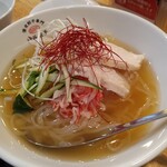 渋谷餃子 - 冷麺