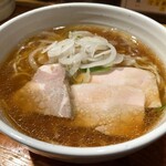 麺や 一途 - 醤油麺　卓ハーフ麺