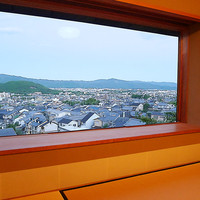 ふきあげ - 数寄屋造りの二階。比叡山を望む。