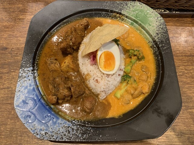 Wine to Maki Ryori no Mise piano