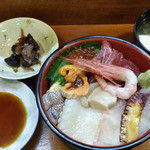 寿し割烹かま家 - 海鮮丼