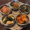 韓国カフェ イヨサンソウル - キムチ盛り合わせ1280円