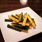 インド・ネパール料理店 カトマンズキッチン - ピリ辛きゅうり