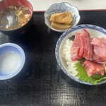 むつごろう - まぐろ丼 ¥1000