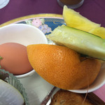 あんじゅ - フルーツ三種盛りメロンにピンクグレープフルーツにパイナップル