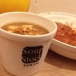 スープストックトーキョー - ゴッホの玉葱のスープ＋トマトと鶏肉のカレー
