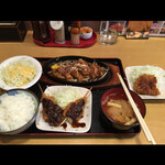 かつ壱番屋 - トンテキ定食、味噌串