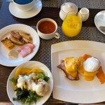 R restaurant & bar - 