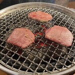 炭火焼肉ホルモン こいこい - 