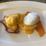 R restaurant & bar - 