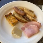 R restaurant & bar - 