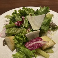 ワカヌイ グリル ダイニング バー 東京 - サラダもね