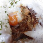 ハックベリー - 中に卵。