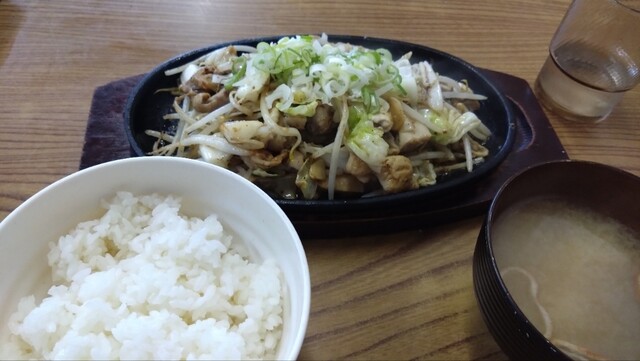 鉄板焼 ホルモン食堂 - 酒田（食堂）