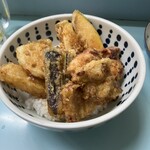 じんで  - 天丼　ボリューすごい900円