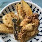 じんで  - 地元食材を使い、出汁の旨さでペロリ