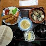 たち花 - カキ定食（これに焼き牡蠣３つが別皿で付きます）２５００円