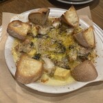 ファッティーズ - ツブ貝ブルゴーニュ風オーブン焼