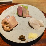 炭焼 TORI8 - 愛知鴨、ホロホロ鳥コンフィ、ホロホロ鳥のささみ、黒帝鳥肝あぶりのの肝、春日井のサボテンを添えて