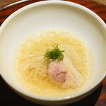炭焼 TORI8 - 白湯スープと鶏だし低温調理むね肉のそば